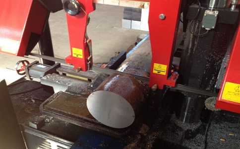 拖市镇卧式带锯床加工时出现明显振荡如何排查？